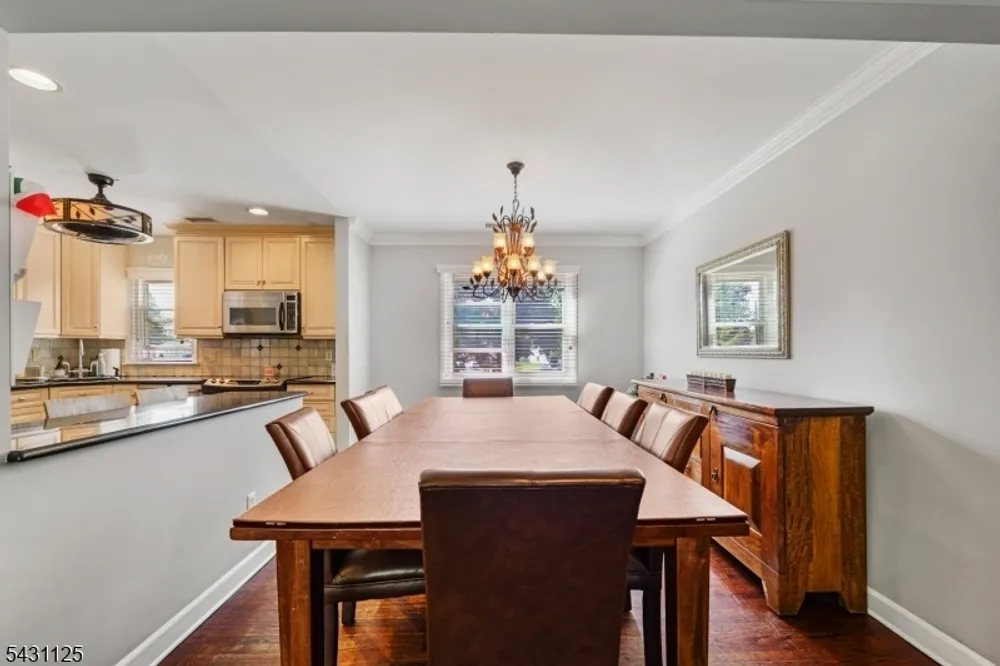 31 Fox Hill Rd, Fairfield, NJ 07004