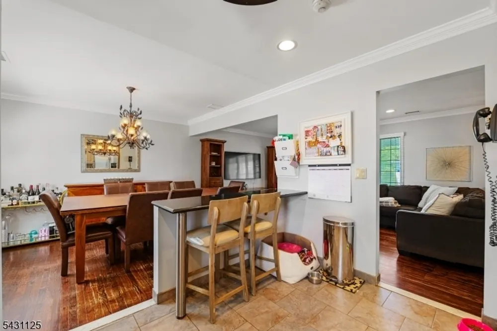 31 Fox Hill Rd, Fairfield, NJ 07004