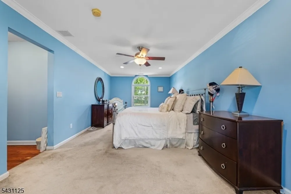 31 Fox Hill Rd, Fairfield, NJ 07004