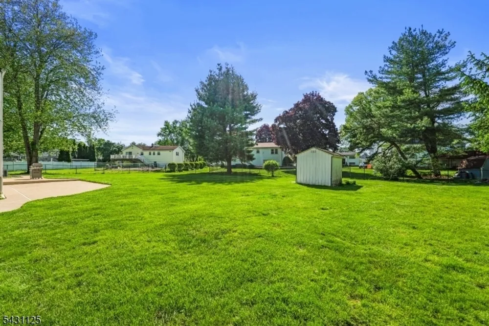31 Fox Hill Rd, Fairfield, NJ 07004