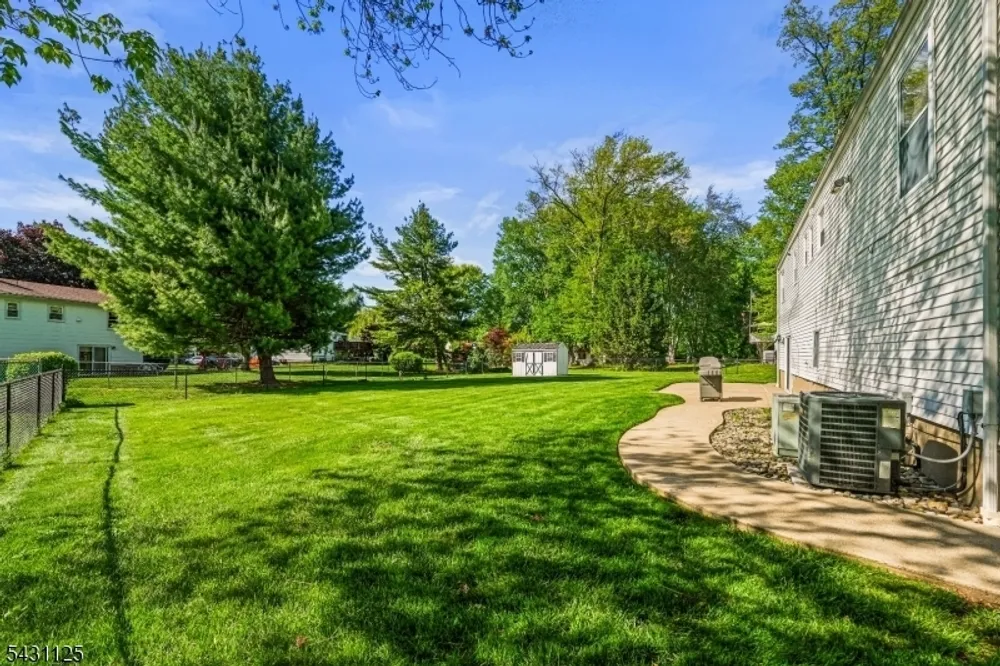 31 Fox Hill Rd, Fairfield, NJ 07004
