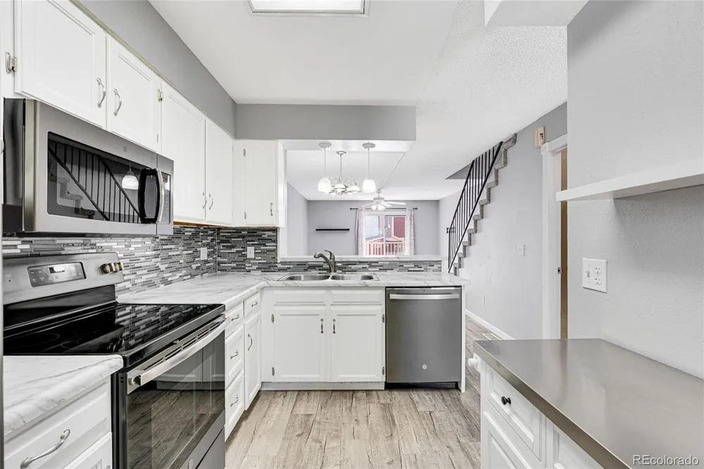 6712 S Holland Way, Littleton, CO 80128
