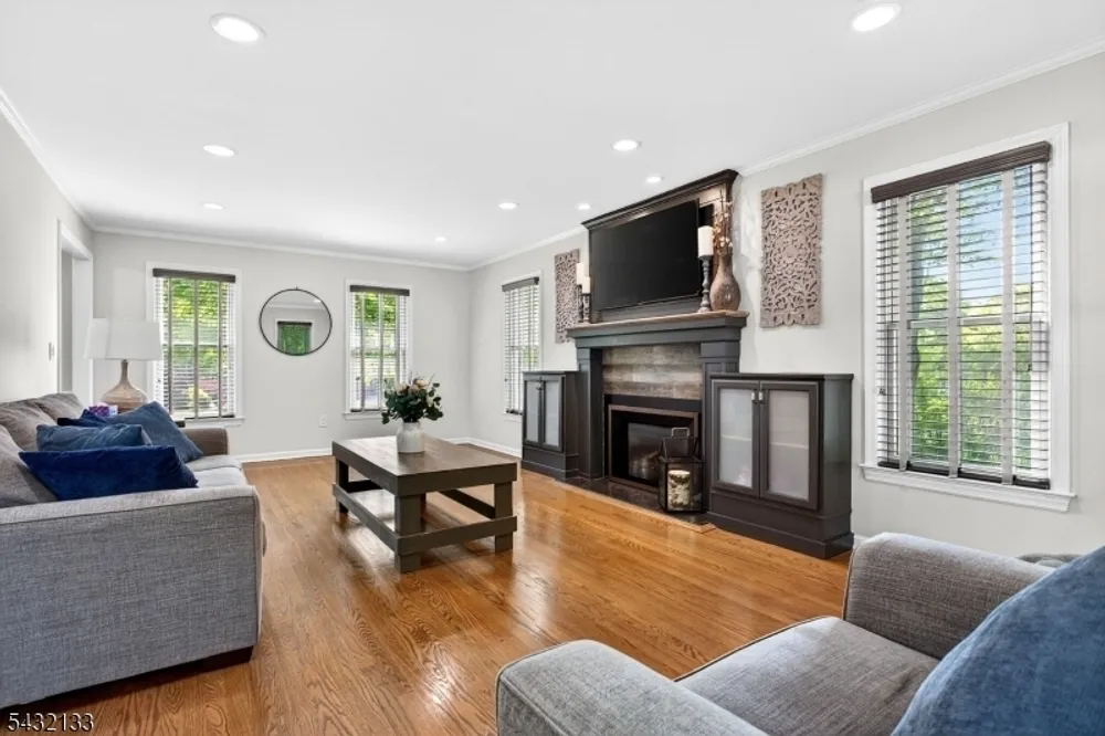 53 Heron Rd, Middletown, NJ 07748