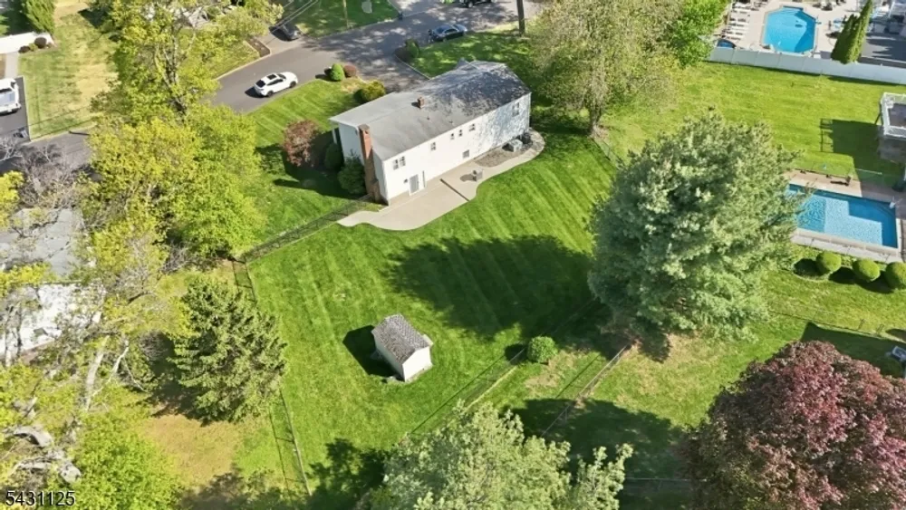 31 Fox Hill Rd, Fairfield, NJ 07004
