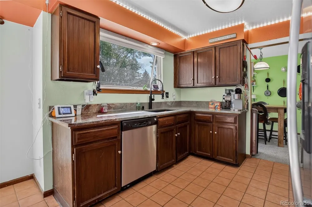 7724 Parfet St, Arvada, CO 80005