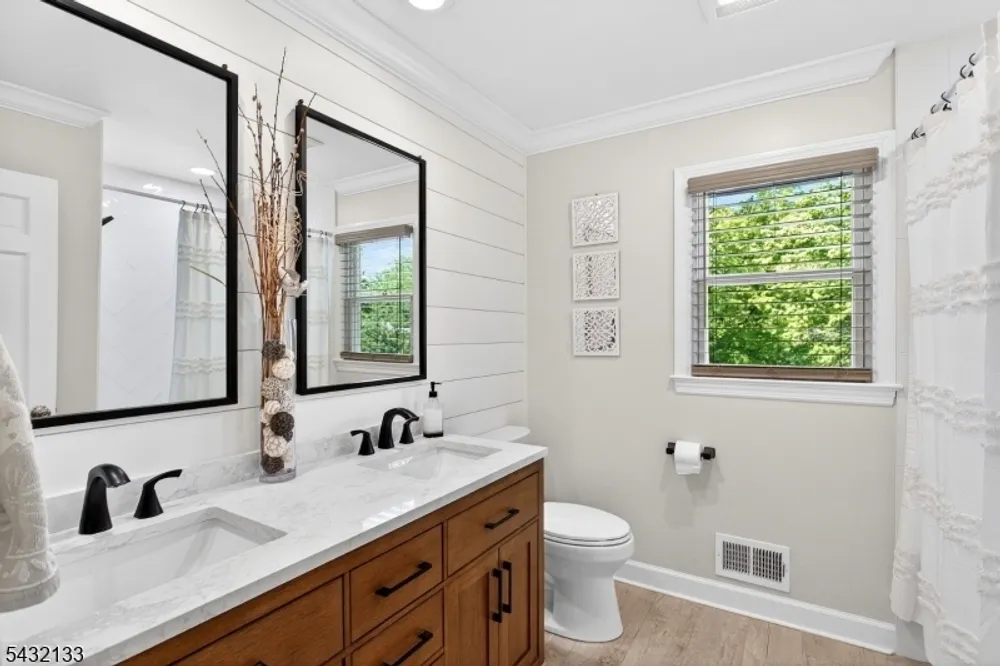 53 Heron Rd, Middletown, NJ 07748