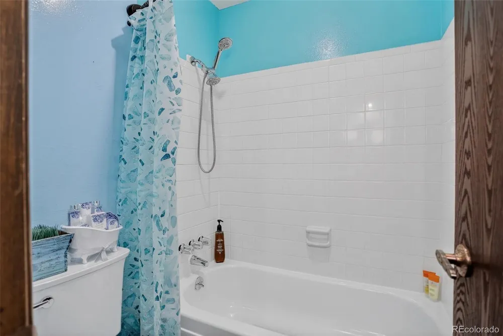 7724 Parfet St, Arvada, CO 80005