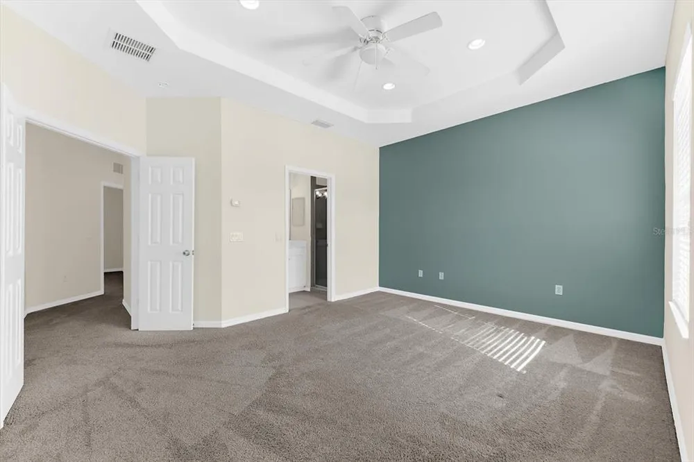 5637 Whitehead St, Bradenton, FL 34203