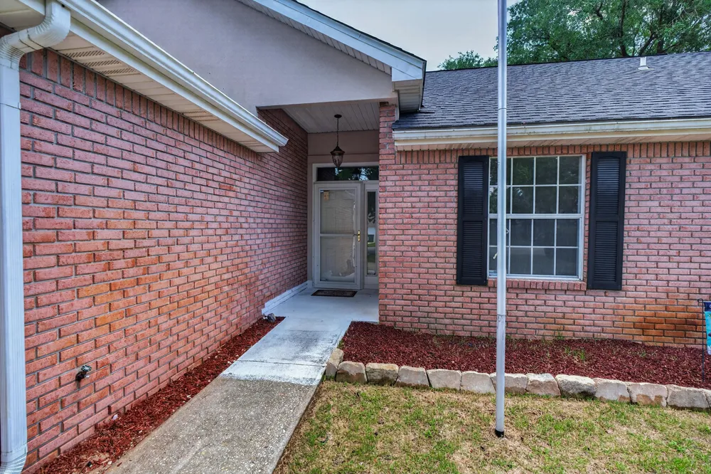 873 Brande Ct, Shalimar, FL 32579