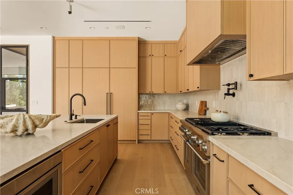 4133 Ventura Canyon Avenue, Sherman Oaks, CA 91423