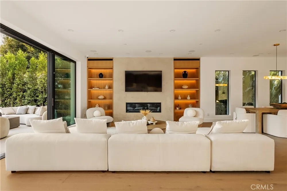 4133 Ventura Canyon Avenue, Sherman Oaks, CA 91423