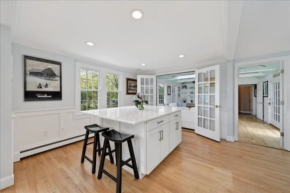 10 Ocean View Dr, Hingham, MA 02043