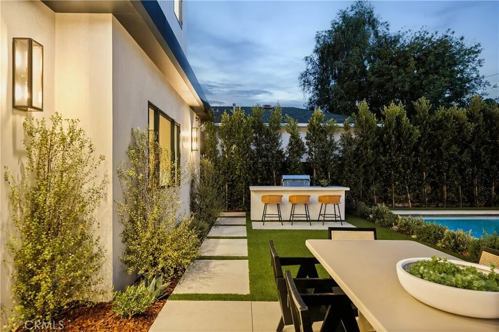 4133 Ventura Canyon Avenue, Sherman Oaks, CA 91423