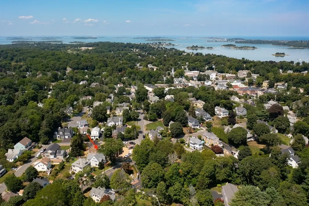 51 Elm St, Hingham, MA 02043