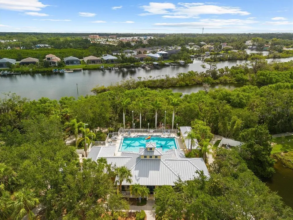 5637 Whitehead St, Bradenton, FL 34203
