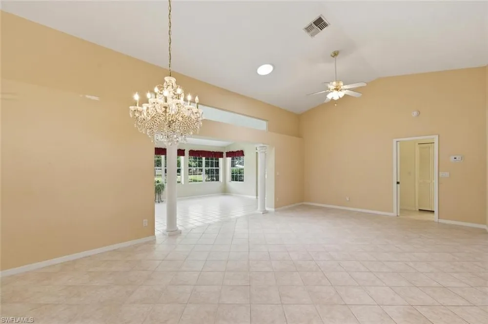 204 Estelle Ct, Naples, FL 34112