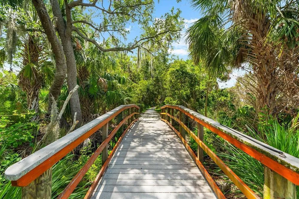 5637 Whitehead St, Bradenton, FL 34203