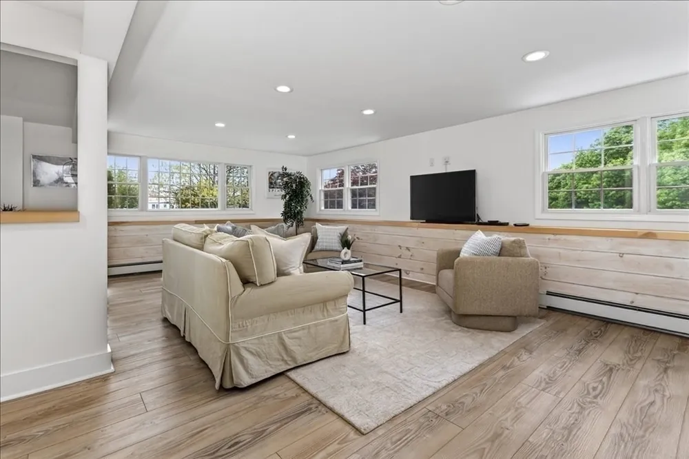 10 Ocean View Dr, Hingham, MA 02043