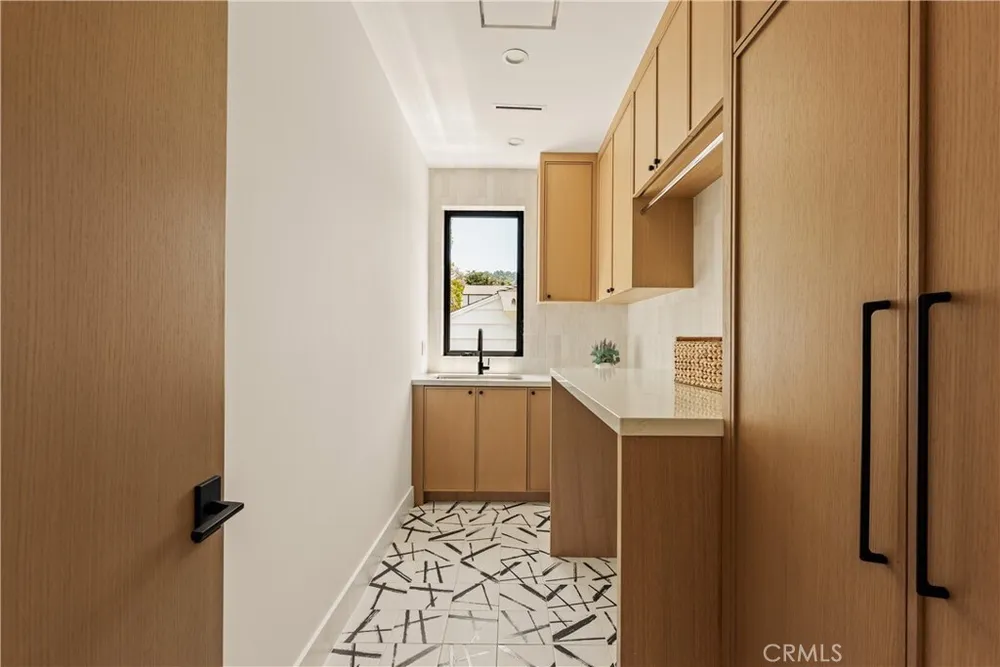 4133 Ventura Canyon Avenue, Sherman Oaks, CA 91423
