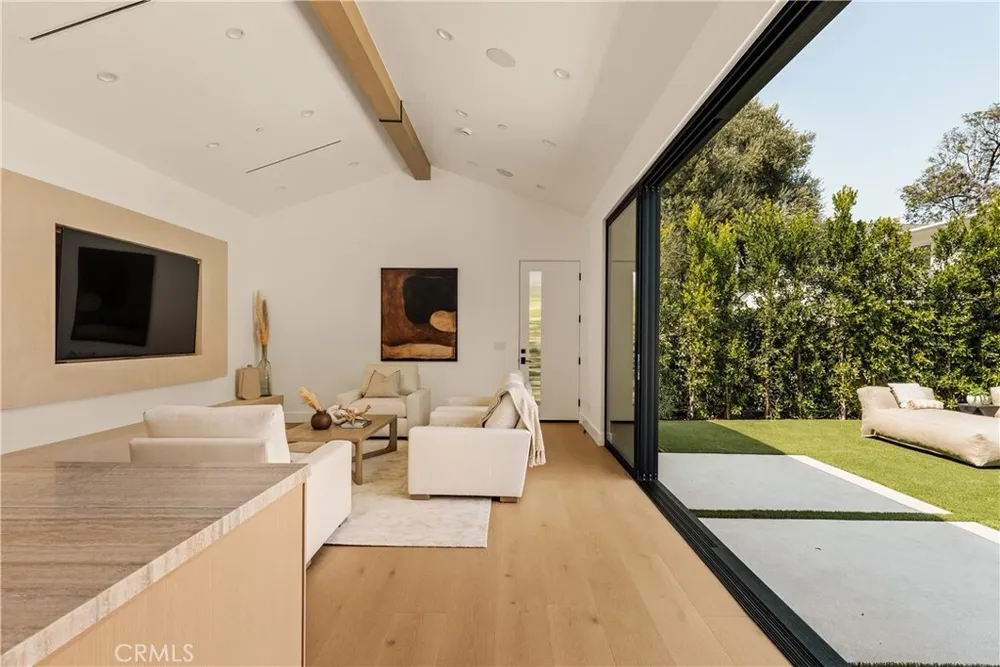 4133 Ventura Canyon Avenue, Sherman Oaks, CA 91423