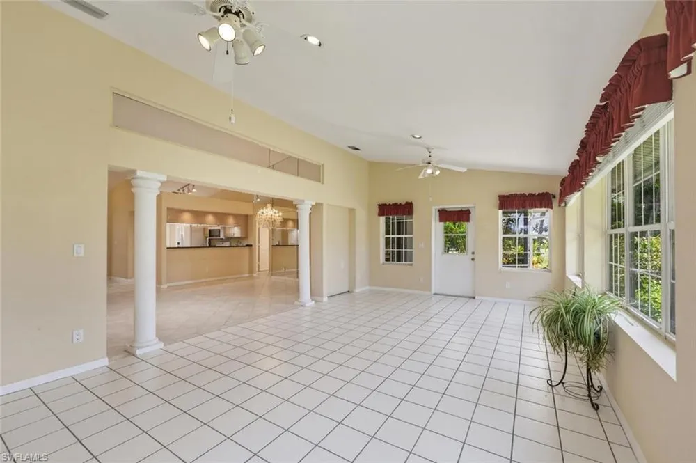 204 Estelle Ct, Naples, FL 34112