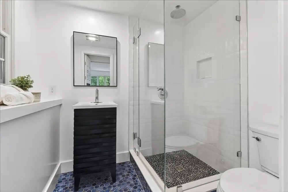 10 Ocean View Dr, Hingham, MA 02043