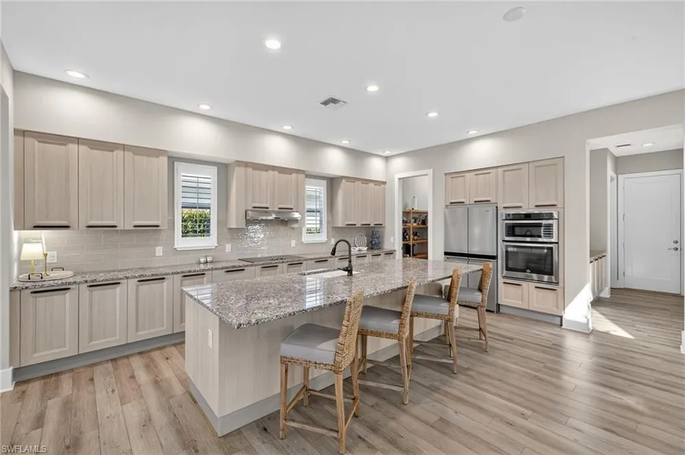 14832 Dockside Ln, Naples, FL 34114