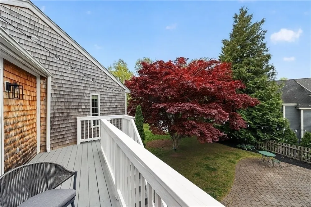 10 Ocean View Dr, Hingham, MA 02043