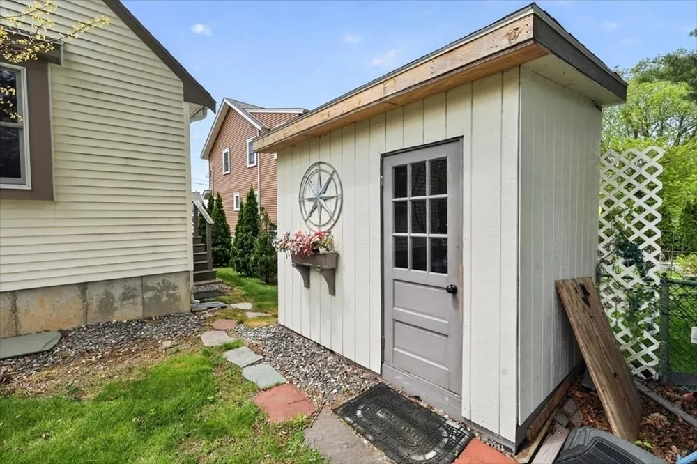 26 Coolidge Ave, Weymouth, MA 02188