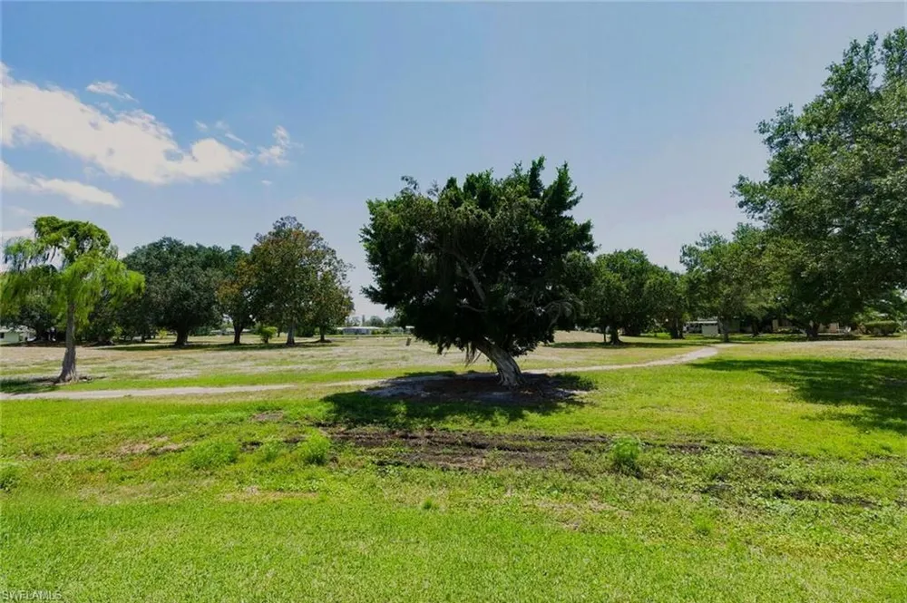 204 Estelle Ct, Naples, FL 34112