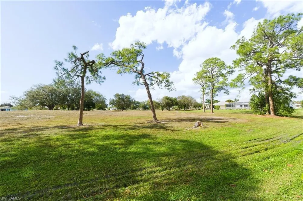 217 Marseille Dr, Naples, FL 34112