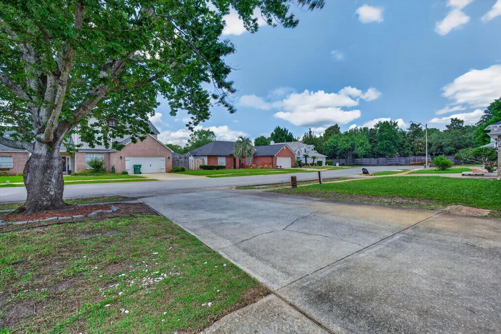 873 Brande Ct, Shalimar, FL 32579