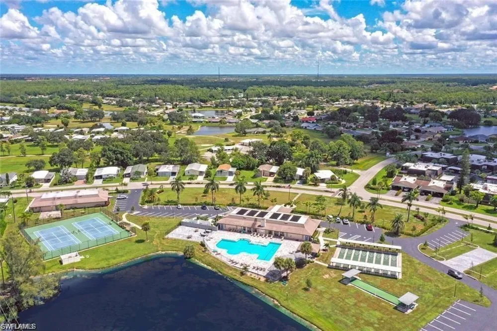 217 Marseille Dr, Naples, FL 34112