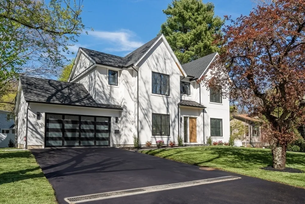 470 Quinobequin Rd, Newton, MA 02468