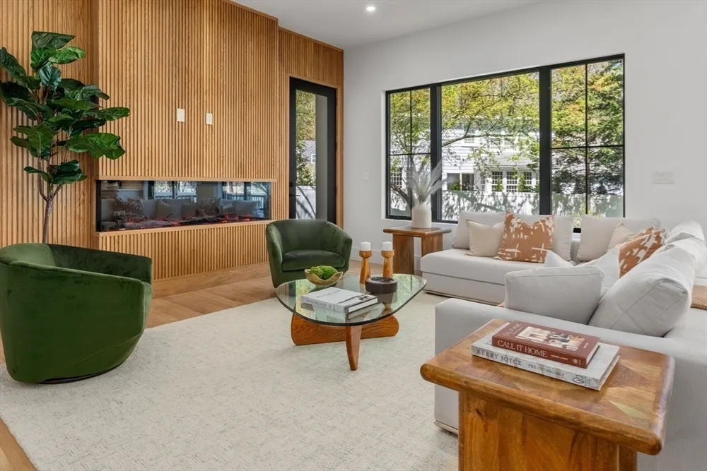 470 Quinobequin Rd, Newton, MA 02468