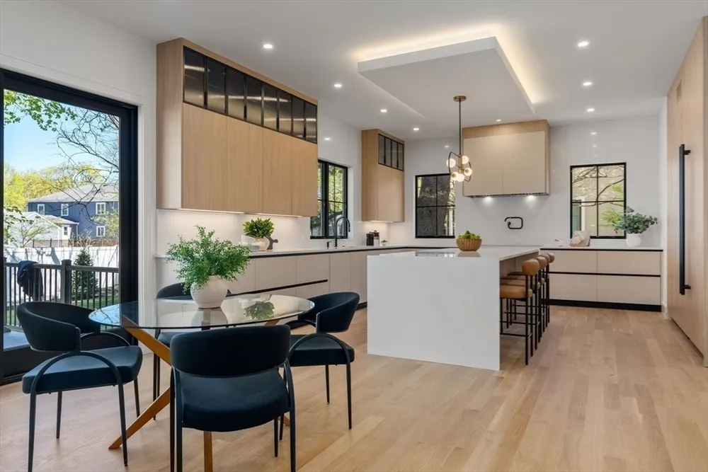 470 Quinobequin Rd, Newton, MA 02468