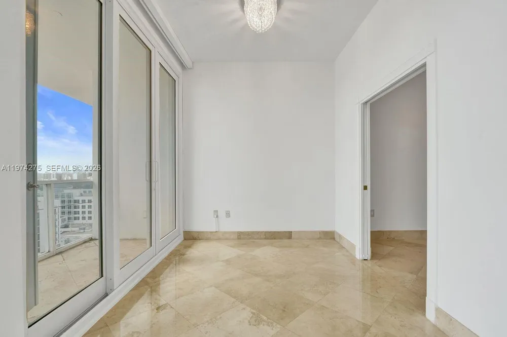 100 Lincoln Rd, Miami Beach, FL 33139