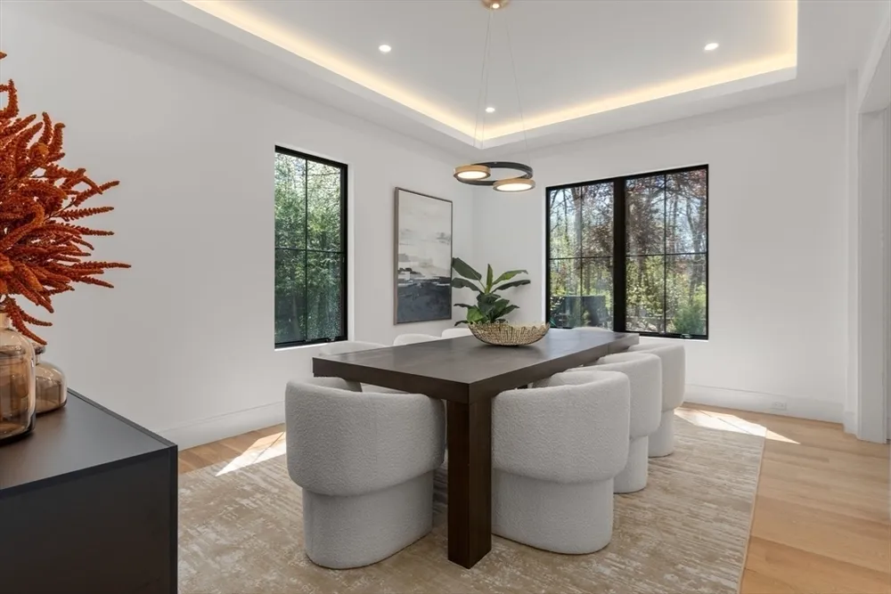 470 Quinobequin Rd, Newton, MA 02468
