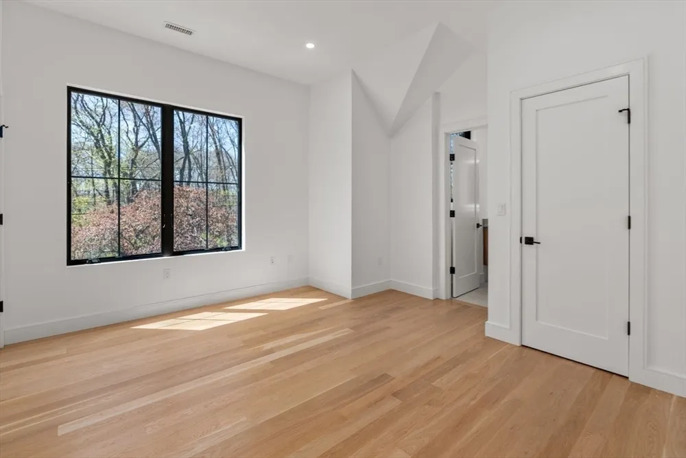 470 Quinobequin Rd, Newton, MA 02468