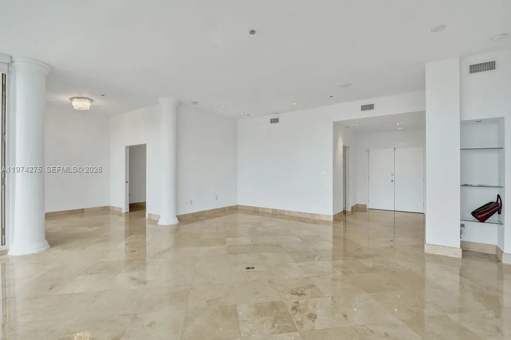 100 Lincoln Rd, Miami Beach, FL 33139