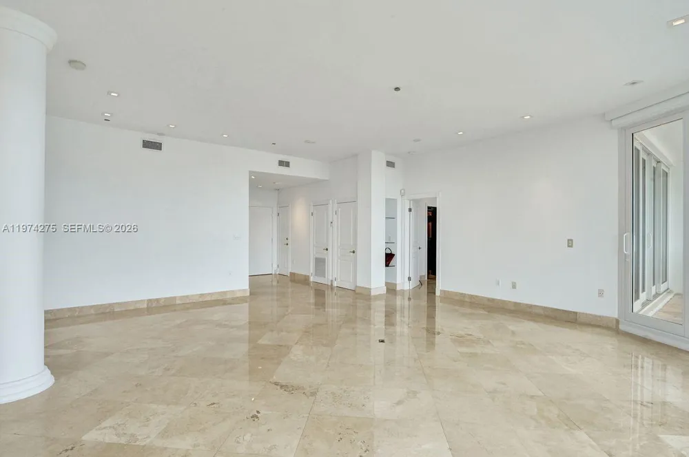 100 Lincoln Rd, Miami Beach, FL 33139