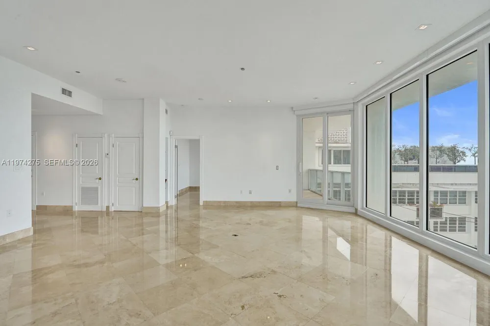100 Lincoln Rd, Miami Beach, FL 33139