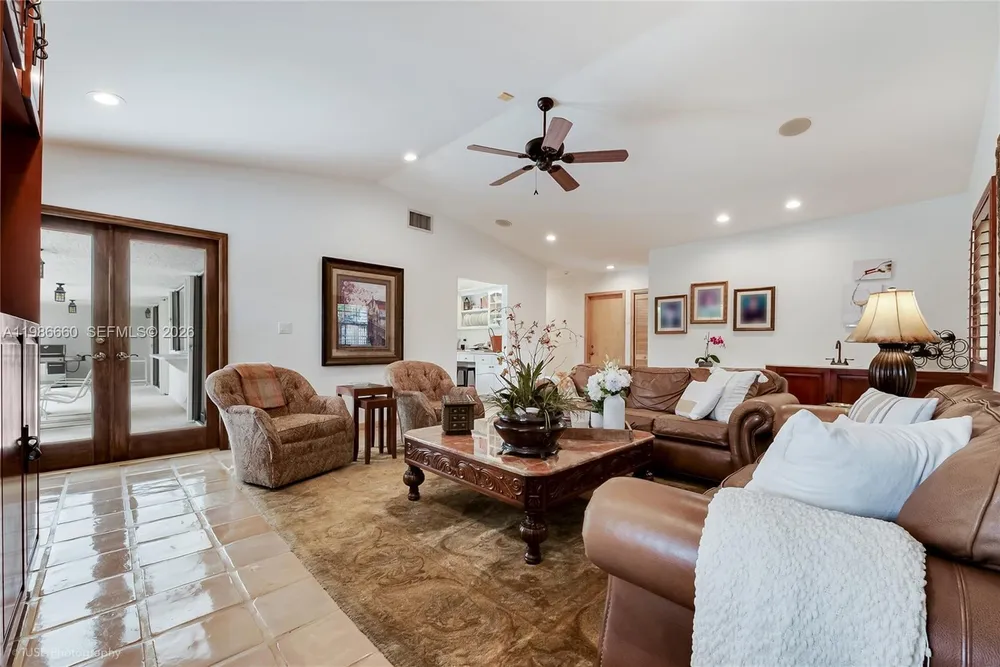 10422 SW 121st St, Miami, FL 33176