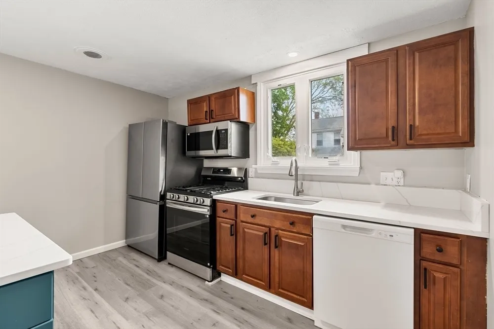 4 West St, Medford, MA 02155