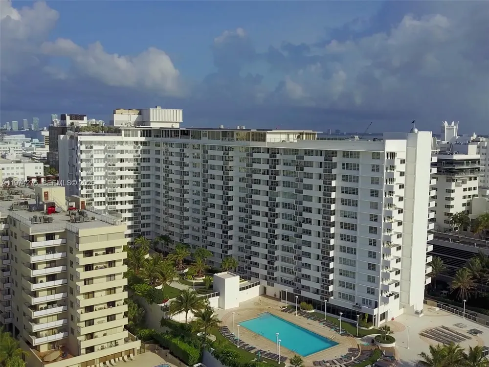 100 Lincoln Rd, Miami Beach, FL 33139