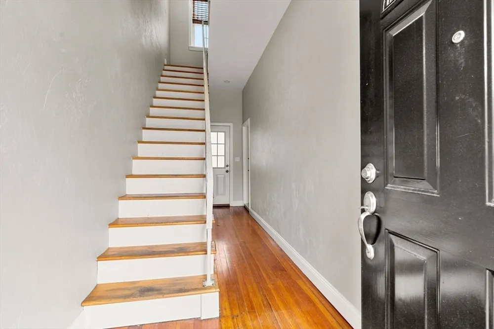 4 West St, Medford, MA 02155