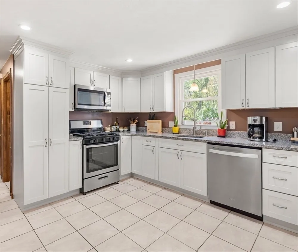 5 Forrest Rd, Westford, MA 01886