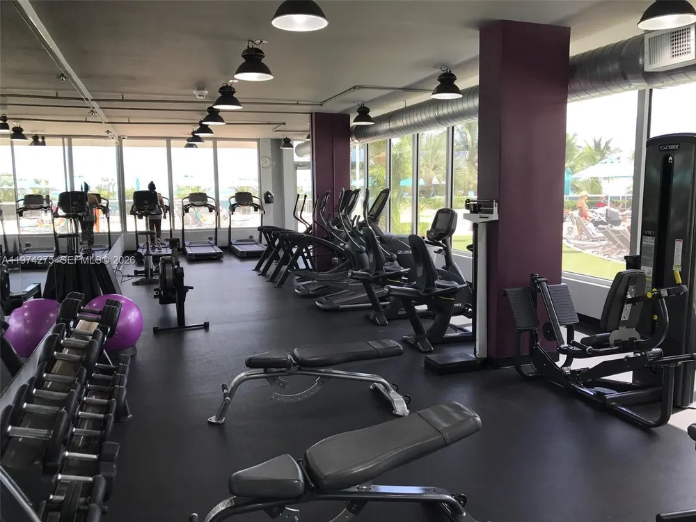 100 Lincoln Rd, Miami Beach, FL 33139