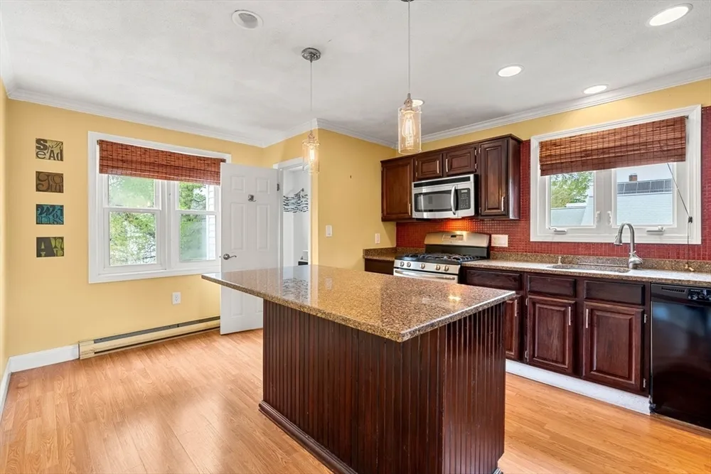 4 West St, Medford, MA 02155