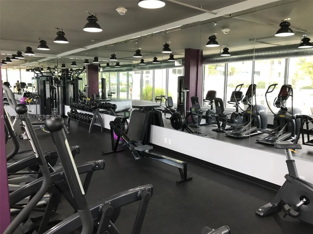 100 Lincoln Rd, Miami Beach, FL 33139